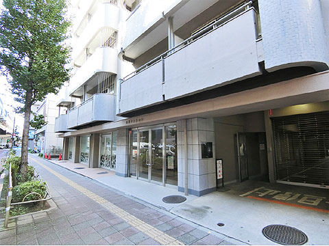 現地外観写真　エントランス外観