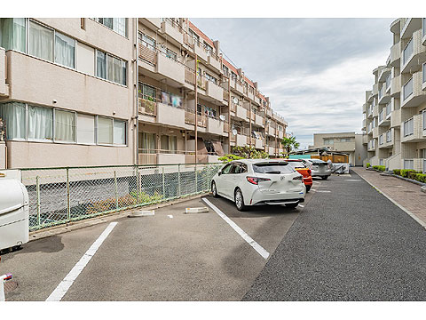 駐車場　駐車場