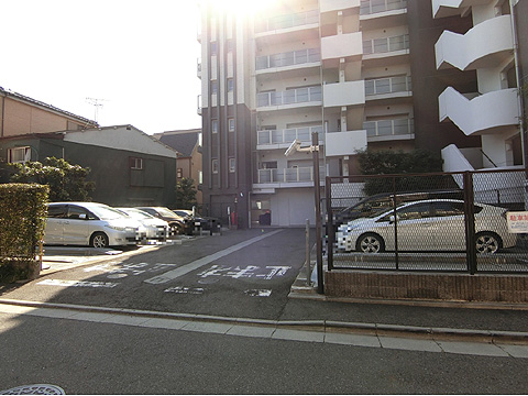 駐車場　駐車場