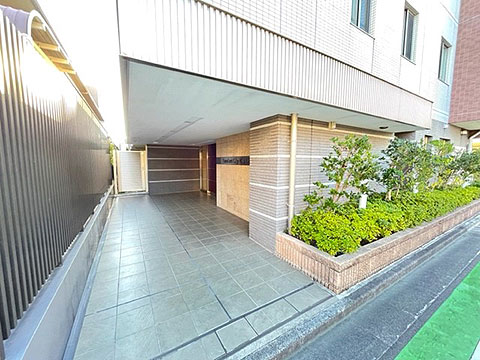 エントランス　エントランス外観
