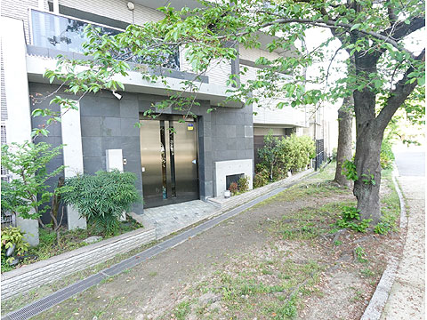 エントランス　東側サブエントランス