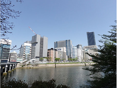 その他共用部　遊歩道から京橋川
