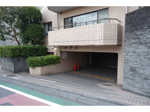 駐車場　外観３