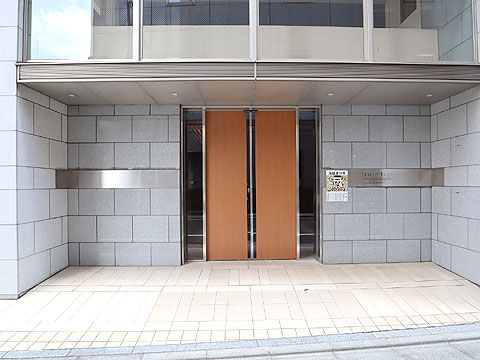 現地外観写真　エントランス外観