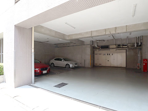 駐車場　屋内駐車場