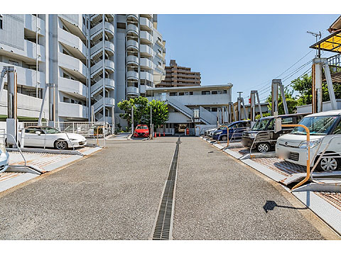 駐車場　駐車場