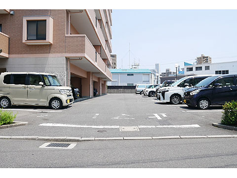 駐車場　駐車場
