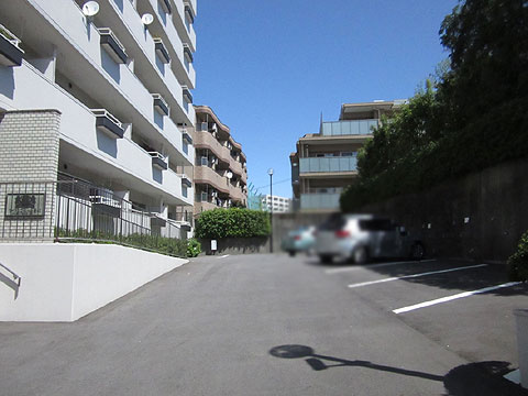 その他共用部　敷地内平面駐車場