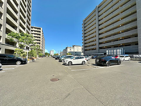 駐車場　駐車場