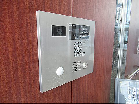 その他共用部　非接触型キー採用のオートロック