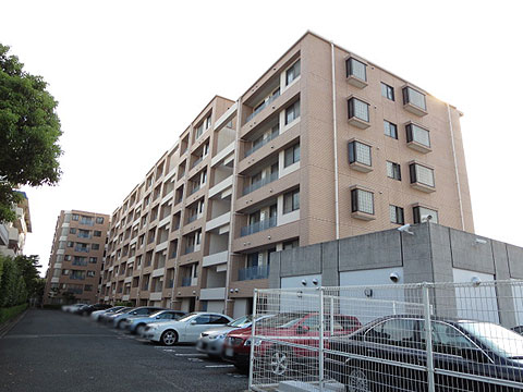 駐車場 専用使用権付の平面駐車場です。