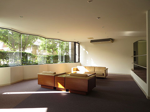 エントランス ホテルのようなエントランスです。