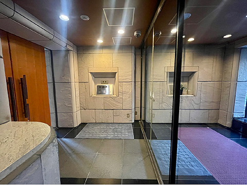 エントランス　風除室