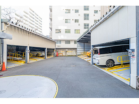 駐車場　駐車場