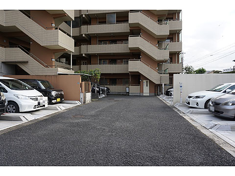 駐車場　駐車場