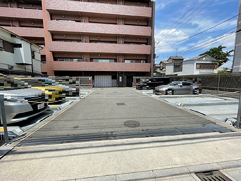 駐車場　敷地駐車場