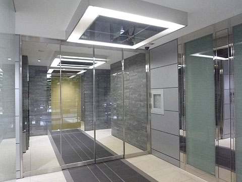 ロビー　オートロック