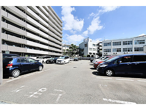 駐車場　駐車場