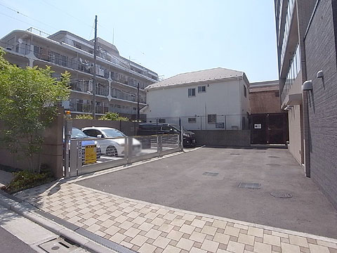 駐車場　駐車場