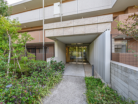 その他共用部　館銘板