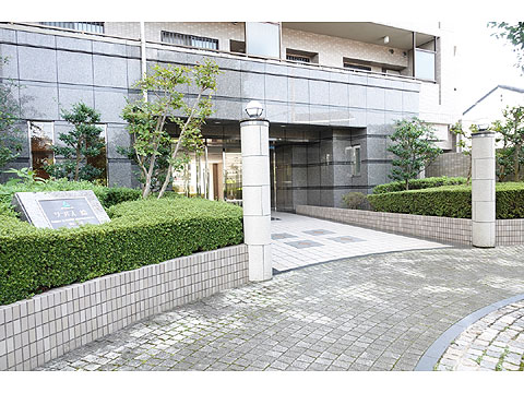 現地外観写真　マンション入口