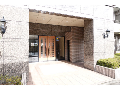現地外観写真　マンション入口