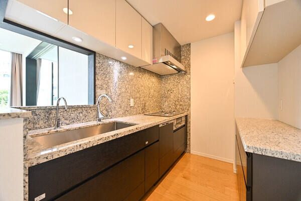 グランスイート麻布台ヒルトップタワー 2階2LDK｜港区の中古マンション